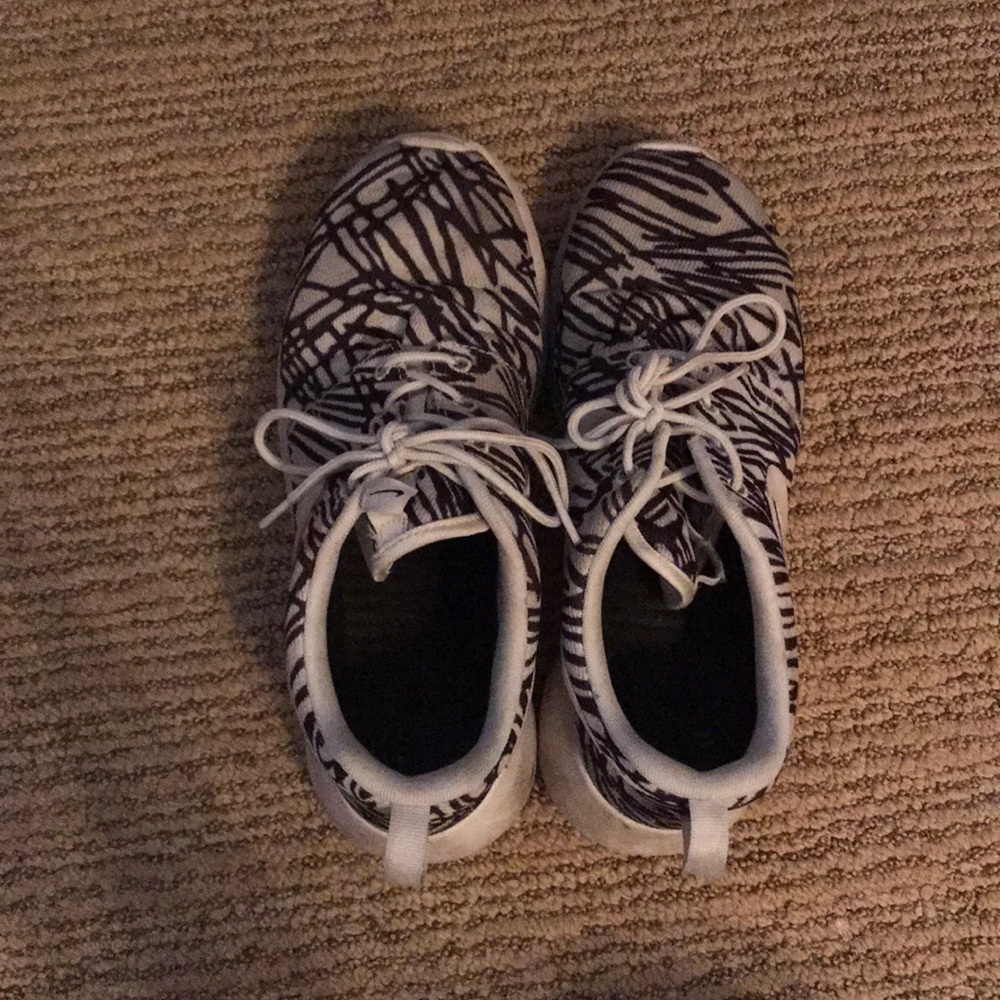 Nike Striped Sneaker